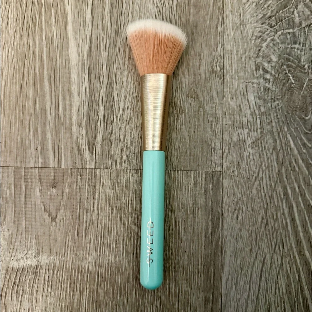 Sweed Beauty Angled Blush Brush